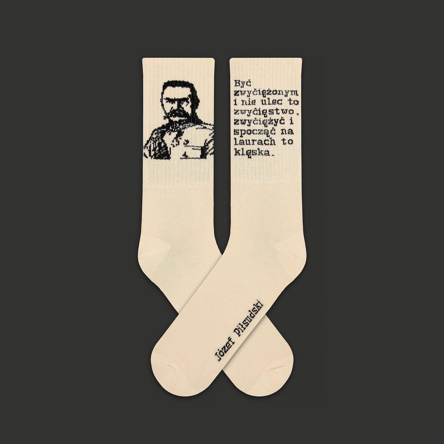beżowe skarpetki Piłsudski